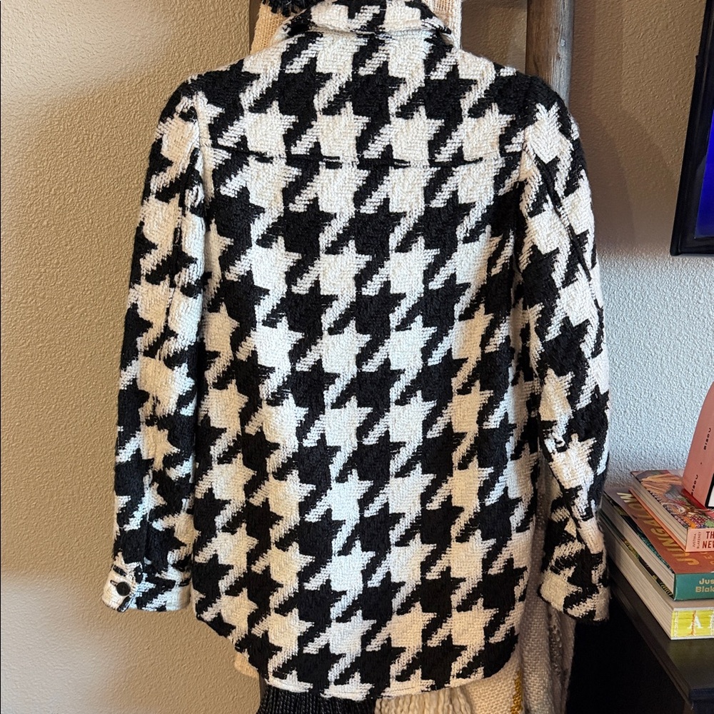 Express Houndstooth Button-Front Shirt Jacket - B… - image 5
